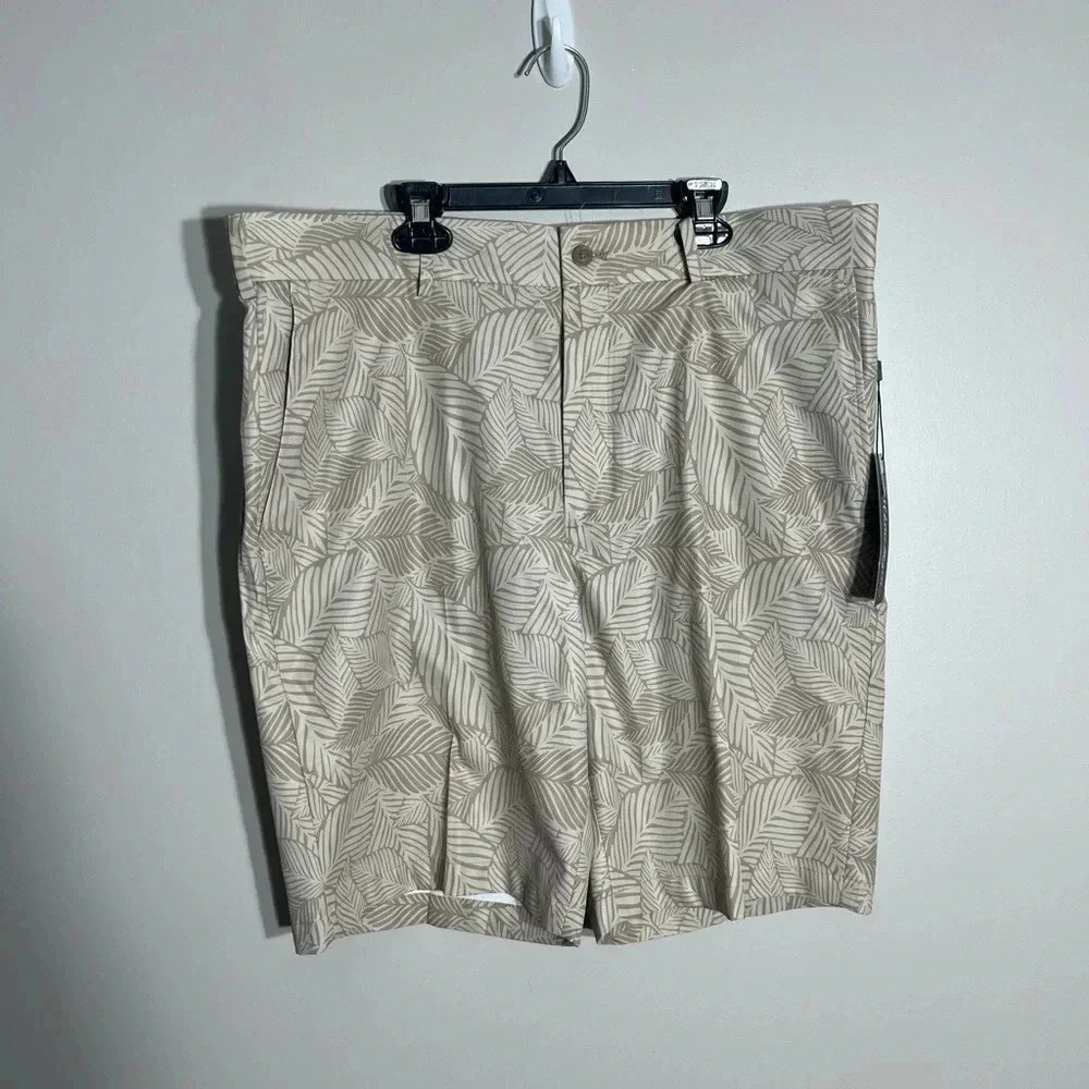 NWT! Walter Hagen Tan Leaf Print Hybrid Shorts Size‎ 36